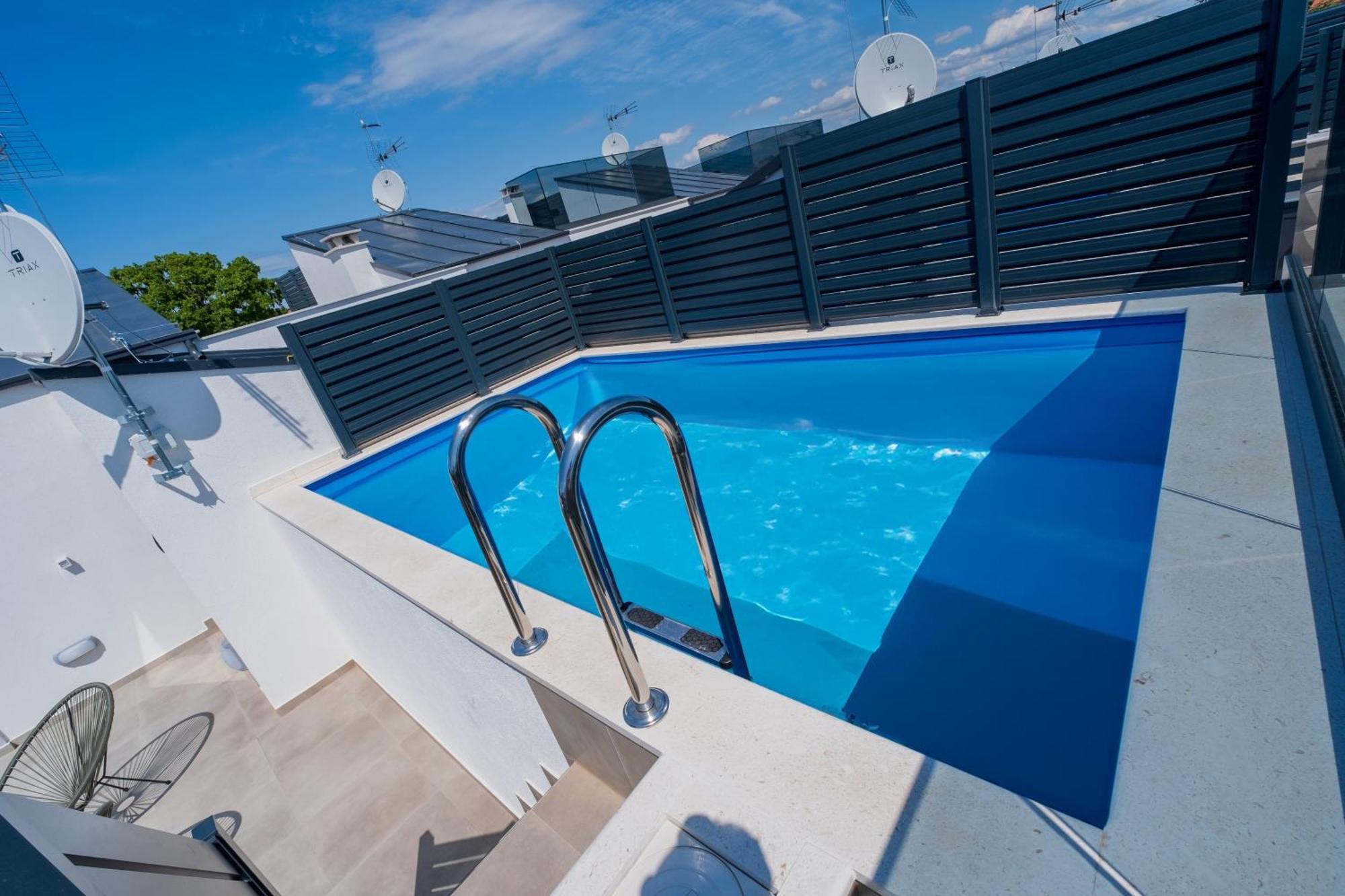 Three-Bedroom Premium Holiday Home Atmosfera With Private Pool&Sauna Vodice Exteriér fotografie